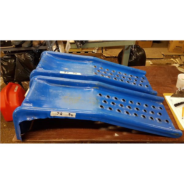 2 Metal Car Ramps