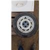 Image 1 : Tire & Rim Ford 4 Bolt 185 70 R14