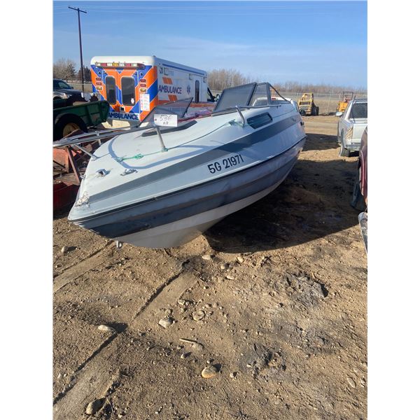 18' Fiberglass Boat and Motor As Is  "Vantage"