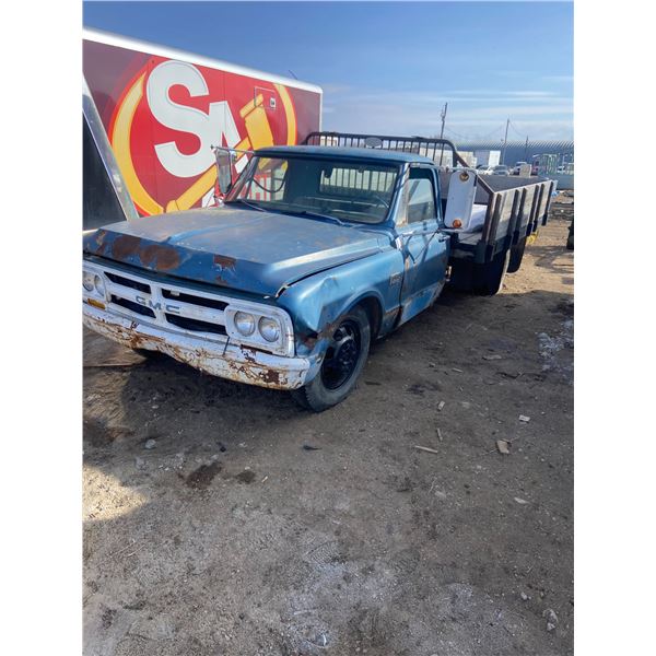 1968 -69? GMC 930 1 Ton C/W Box & Hoist 4Spd 6 Cyl