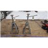 Image 1 : 2 Light Duty Jack Stands