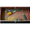 Image 6 : Toolbox & Contents