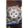 Image 3 : 4 14" Hubcaps