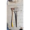Image 2 : Axe & Pitchfork