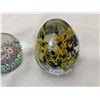 Image 2 : Lot of 3 paperweights