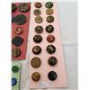 Image 4 : Lot of buttons on cards (3)