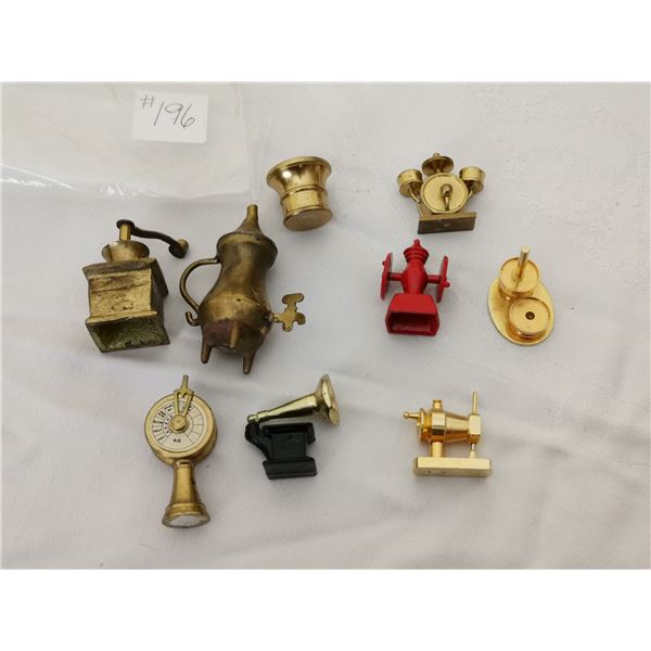 Lot of cabinet miniatures (9)