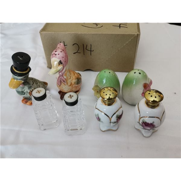 Lot of salt and pepper shakers (5 pair)