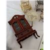 Image 2 : Lot of doll house furniture