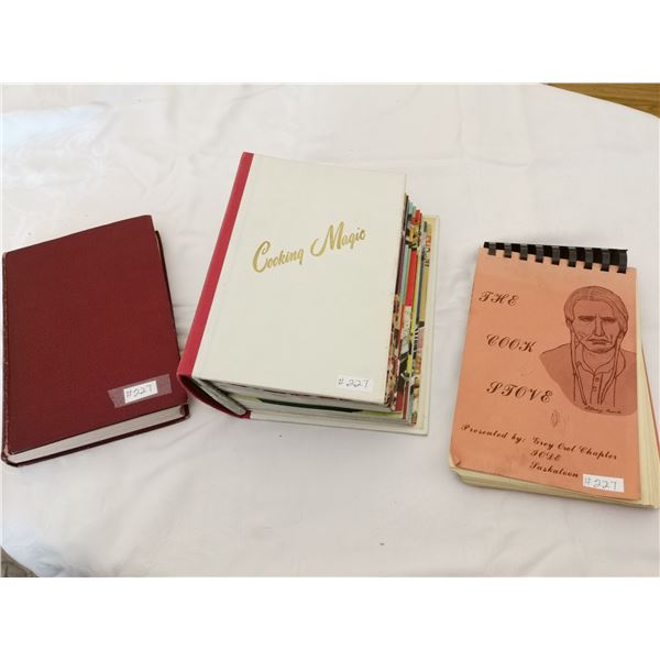 Lot of 2 cookbooks and Household Management, printed in London circa 1950