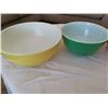 Image 2 : Pyrex primary set of bowls, yellow, green, red and blue