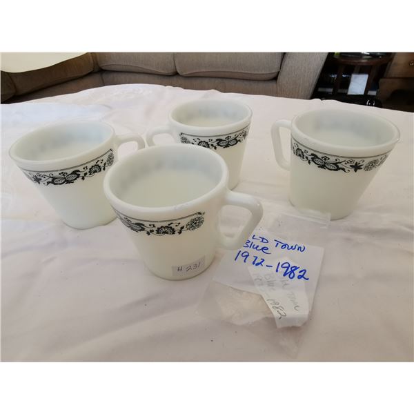 Pyrex mugs, “Old Town Blue” pattern, 1972-82 (4)