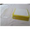 Image 3 : Yellow Pyrex refrigerator dish