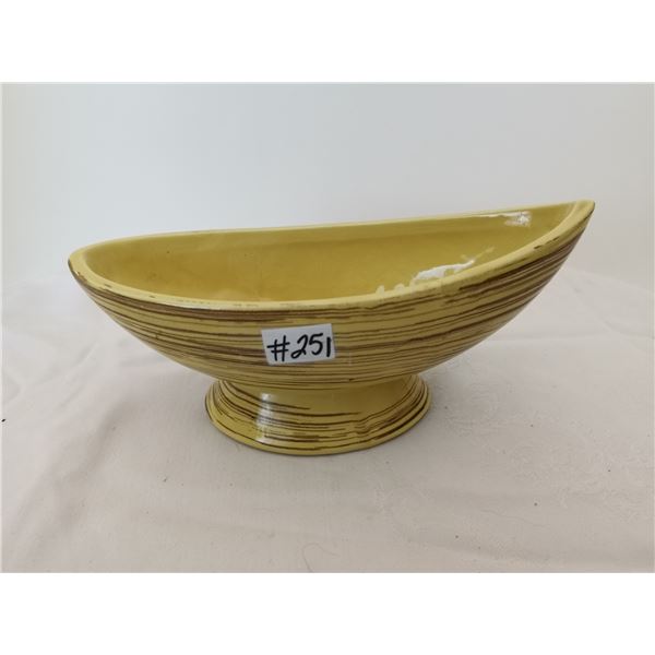 McCoy planter, yellow, Harmony line, 7” long