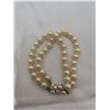 Image 2 : Faux pearl bracelet by Coro