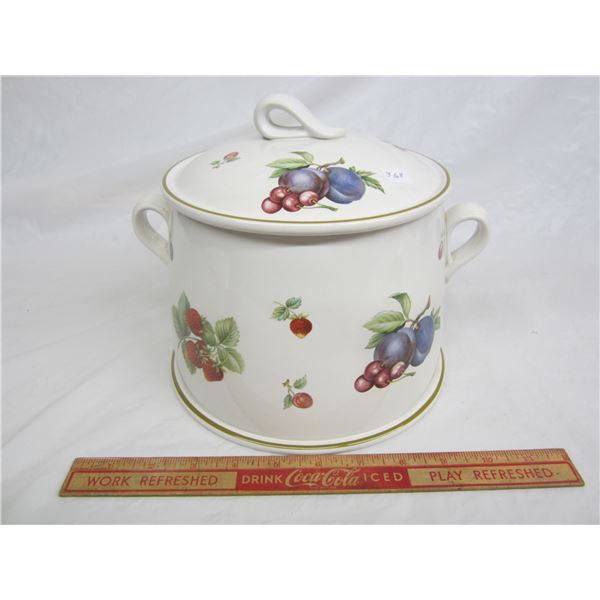 Wedgwood Fruit Sprays Stew or Soup Tureen
