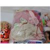 Image 5 : 7 1970's Barbie's & 2 1980's 40 extra pieces of clothing & many shoes & accessories + 1984 record