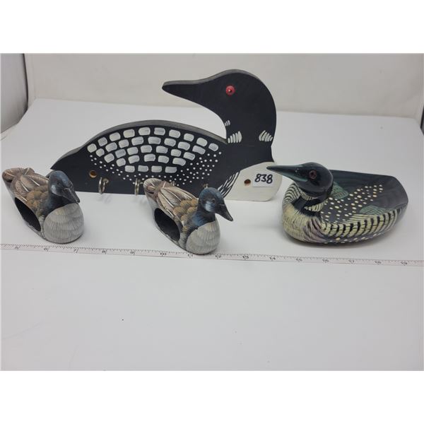 4 wooden ducks