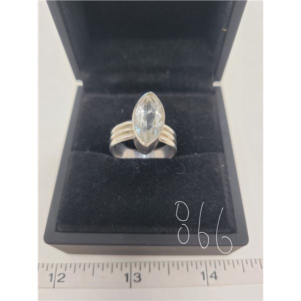 White topaz ring - Marquis cut, approx. 2 karat - .925 silver mount - 7.5 size