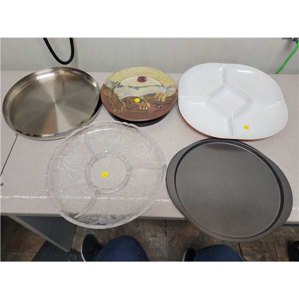 Serving platters, pizza baking pan, decorative plate etc
