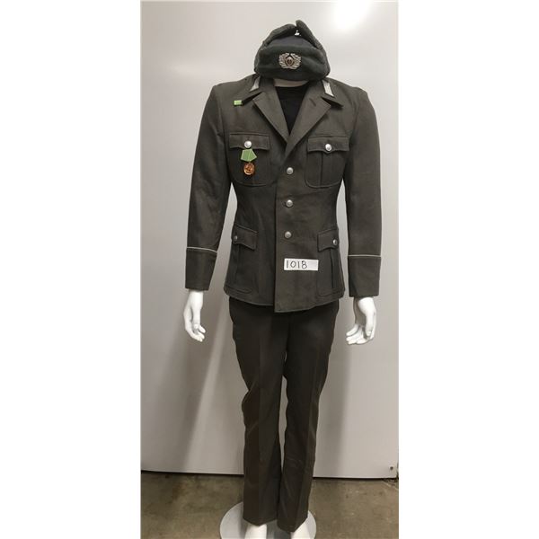 1018 - East german military uniform. Hat, jacket and pants