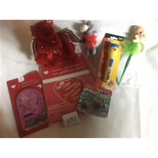 1093-LOT OF 7 ASSORTED VALENTINES, CHRISTMAS PENS AND OFFICIAL SIMPSONS FACTORY SEALED FLASH LIGHT.