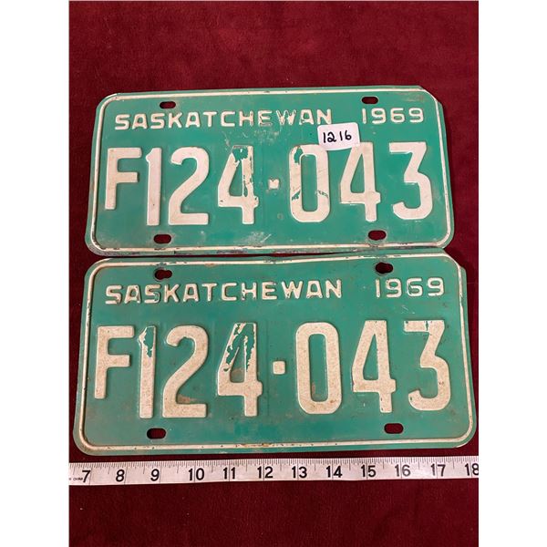 1969 License Plate Set Saskatchewan
