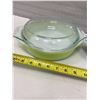 Image 2 : 2 Pyrex bowls & lids - 9" & 6"