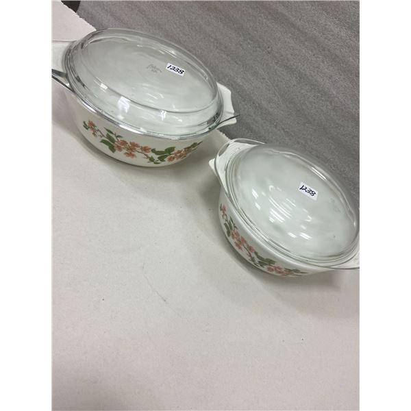 2 Pyrex bowls & lids - 9" & 8"