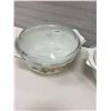 Image 2 : 2 Pyrex bowls & lids - 9" & 8"