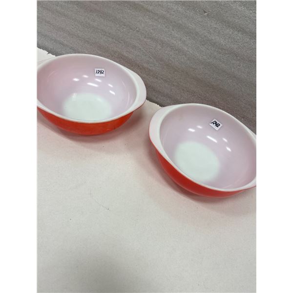 2 9" Pyrex bowls