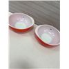 Image 1 : 2 9" Pyrex bowls