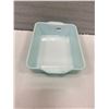 Image 1 : Pyrex pan - teal 7" X 8"