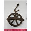Image 2 : 2 Old Pulleys