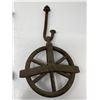 Image 3 : 2 Old Pulleys