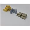 Image 2 : Miniature farm toys - milk/cream cans, straw bales, feed bags (23 pieces)