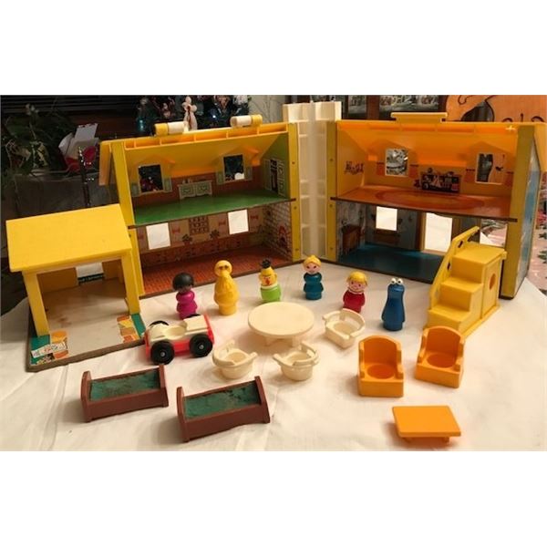 Fisher-Price Play Family Vintage Playhouse (no original box) with 6 characters & accessories