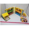 Image 3 : Fisher-Price Play Family Vintage Playhouse (no original box) with 6 characters & accessories