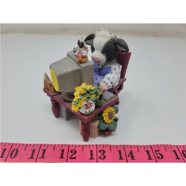 "Moo Got Mail" glass calf with computer figurine, 3.5" tall X 3" wide. Branded #II1MM268, Made in Ch