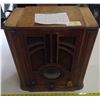 Image 1 : Vintage Wooden Cabinet Radio