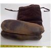 Image 3 : Pair of Mucklucks - size 9.5-10