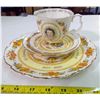 Image 1 : China Place Set - Royal Albert - The Golden Jubilee…