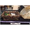 Image 5 : 2 Wicker Baskets & Misc.