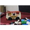 Image 3 : Lot Fisher Price people +Accessories