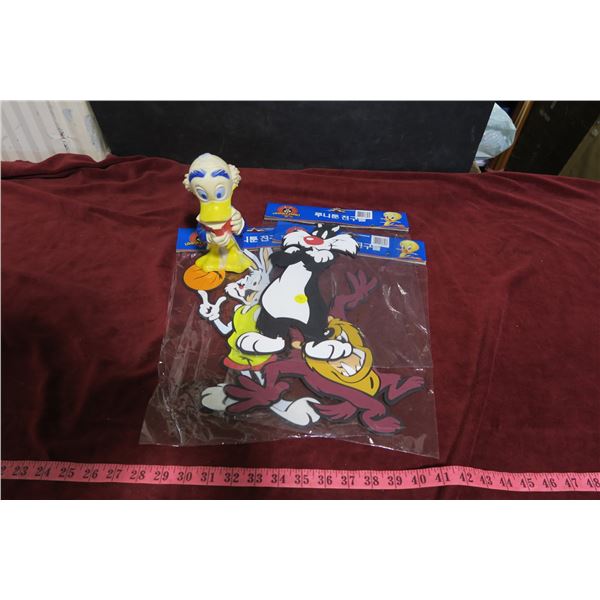 Lot Vintage Disney rubber toy + 3 Looney Tunes wall décor