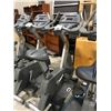 Image 1 : LIFE FITNESS 95CI UPRIGHT BIKE