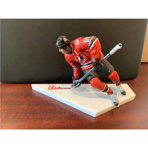 Adjustable Posing Figurine - Hockeys Mario Lemieux team canada
