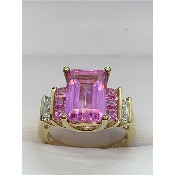 Stunning Ladies 10Kt Gold Emerald Cut Natural Topaz with diamonds Dress Ring with Certificate Value 