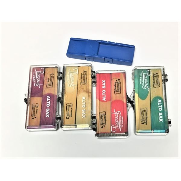Four Flavoreeds and one Reed Guard - Alto Sax