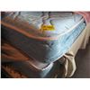Image 2 : QUEEN SIZE BOX SPRING & MATTRESS